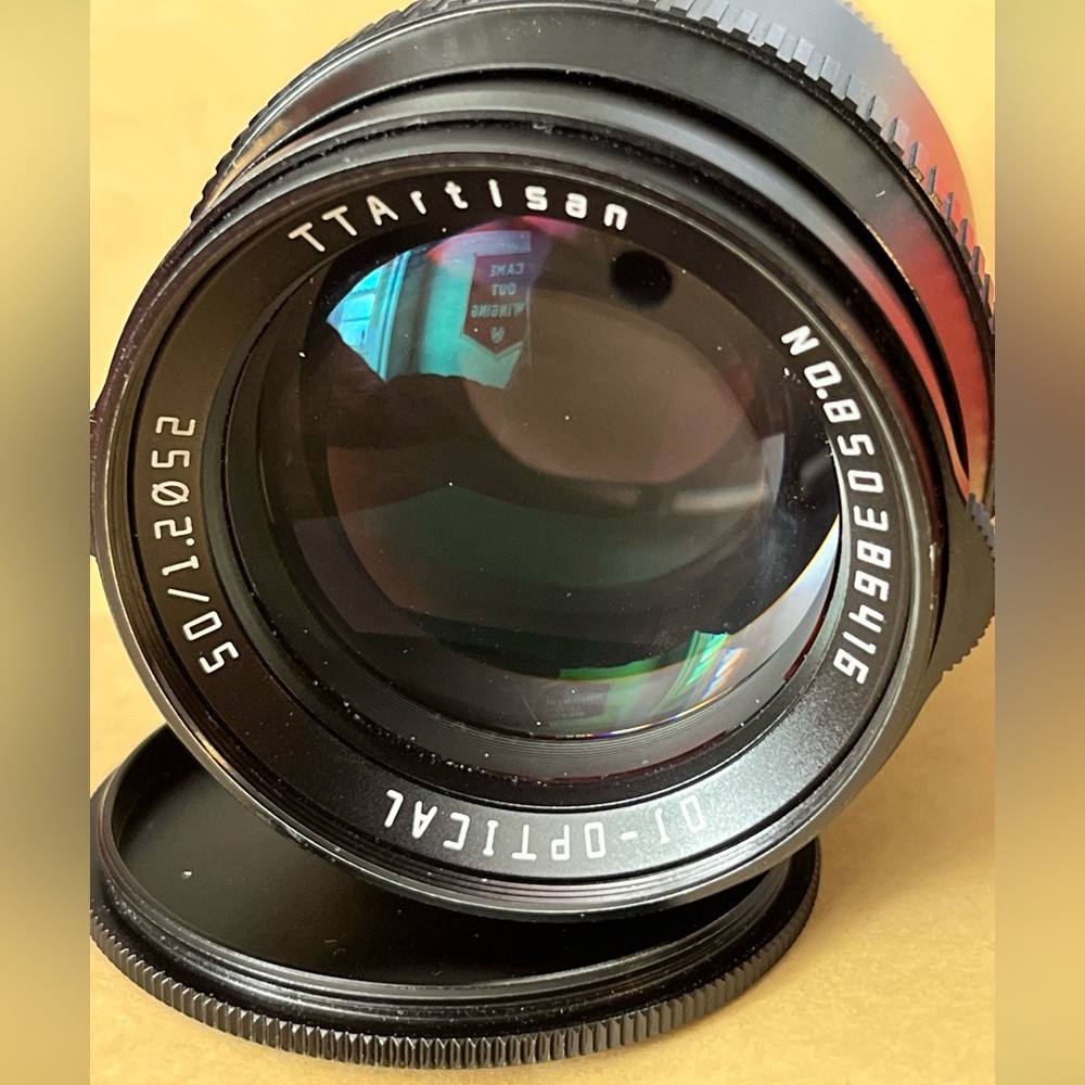 TTArtisan Fujifilm X Mount 50mm 1.4 manual focus lens. Prefer for beginners.